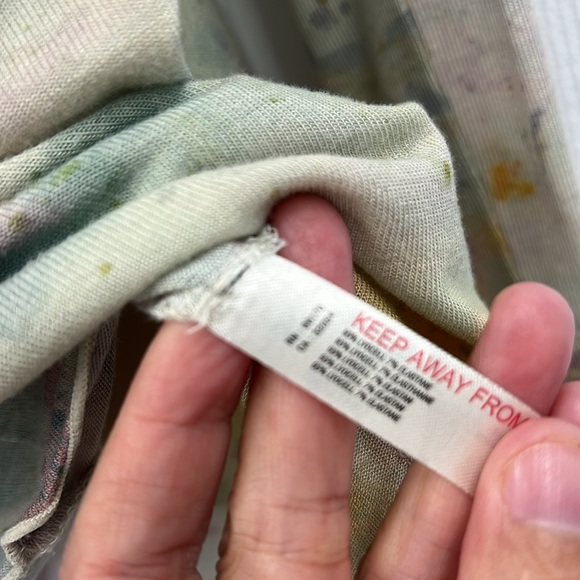 Free People - High Jump Fun Watercolor Pattern Mock Neck Blouse Size Medium - Picture 6 of 10